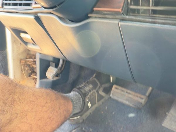 92-93 Olds Eighty Eight Lower Dash Under Column Knee Bolster Trim Panel Oem Blue — photo 4