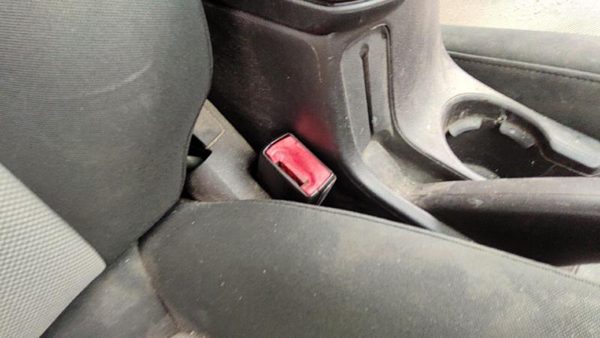 2011 Passenger Right Front Seat Belt Buckle Receiver OEM Black Afb — photo 2