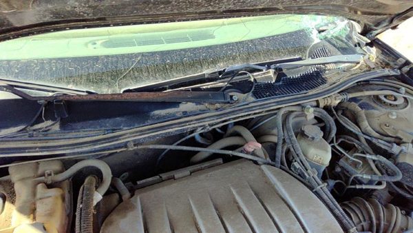 1998-2002 Oldsmobile Intrigue Windshield Wiper Cowl Vent Trim Panel Oem Cover — photo 4