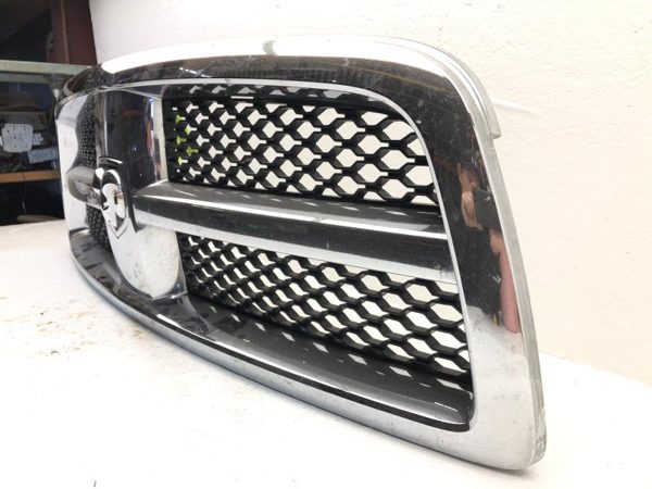 2012 Dpu15 Grille Cracked Lite Pitting — photo 3