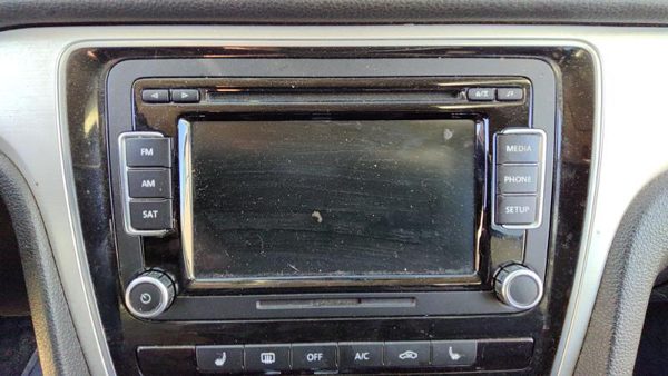 2012-2015 Vw Passat Stock Radio Oem Factory Stereo Cd Player 1K0035164e — photo 1