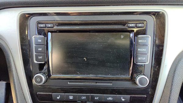 2012-2015 Vw Passat Stock Radio Oem Factory Stereo Cd Player 1K0035164e — photo 3