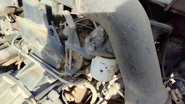 92-98 Isuzu Npr Engine Oil Filter Housing Oem 4Bd2 3.9L — photo 2