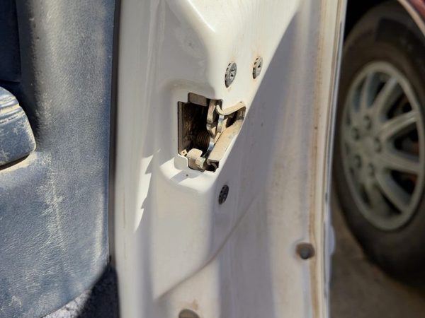 1990-1997 Lincoln Town Car Passenger Right Front Door Latch With Rods/Cables Oem — photo 4