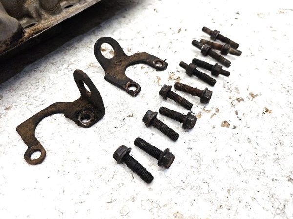 1987-1995 Chevy Suburban Intake Manifold Oem 5.7L 10166135 — photo 4