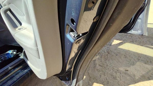 2005-2014 Vw Jetta Passenger Right Rear Door Latch With Rods/Cables Oem Back — photo 1