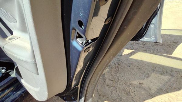 2005-2014 Vw Jetta Passenger Right Rear Door Latch With Rods/Cables Oem Back — photo 2