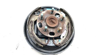 2003-2005 Chevy Cavalier Driver Left Rear Brake Backing Plate Assembly Oem