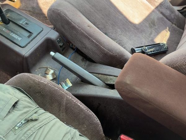 1989 Honda Accord Lx Center Floor Console Assembly Oem Arm Rest Fold Down Maroon — photo 1