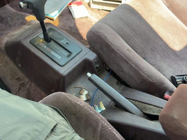 1989 Honda Accord Lx Center Floor Console Assembly Oem Arm Rest Fold Down Maroon — photo 5
