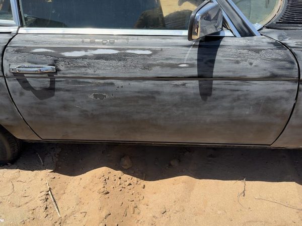 1980 Mercedes-Benz 450SL Front Door RH Black — photo 1