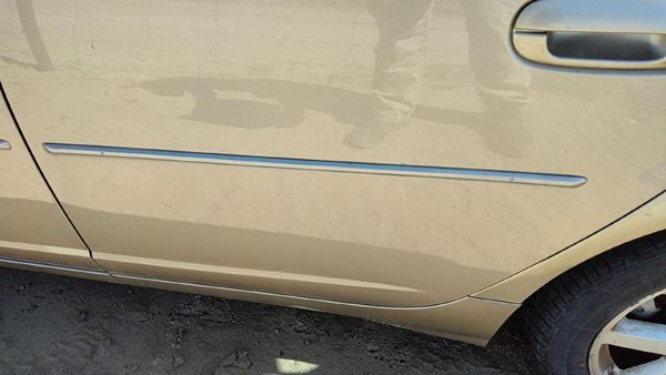 03-07 Cts Driver Left Rear Moulding From Door Oem Back Trim Strip Sand Storm 61U — photo 1