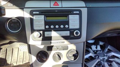 2006-2010 Vw Passat Trim Bezel Around Radio Surround Dash Panel Oem