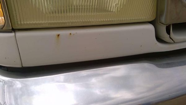 1997-2003 Ford Van E450 Lower Trim Strip Between Grille And Bumper Oem White Yz — photo 4
