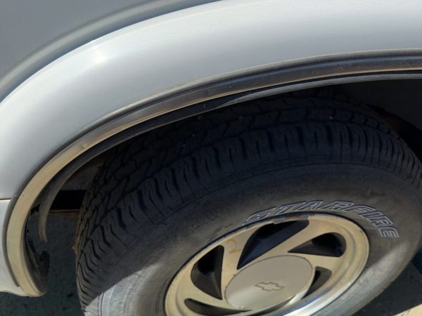 1998-2001 Chevy S10 Blazer Passenger Right Rear Wheel Flare Moulding Oem Back — photo 2