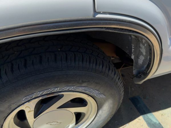 1998-2001 Chevy S10 Blazer Passenger Right Rear Wheel Flare Moulding Oem Back — photo 8