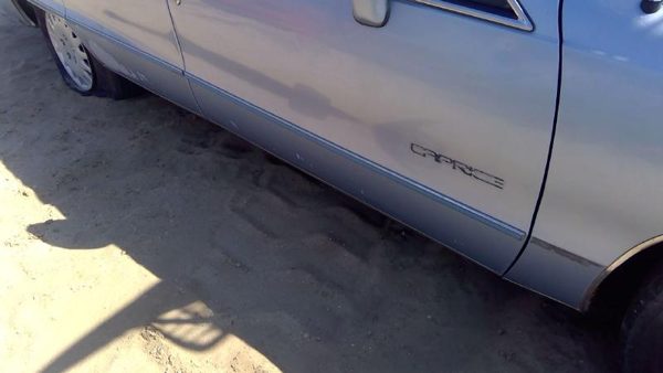 1991 Chevrolet Caprice Front Door RH Blue — photo 3