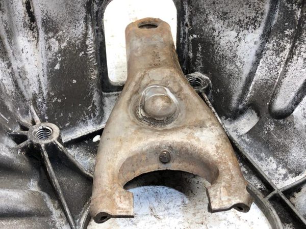 1984-1988 Chevy Corvette Bell Housing With Fork Oem Nash 4+3 5.7L Manual Trans — photo 5