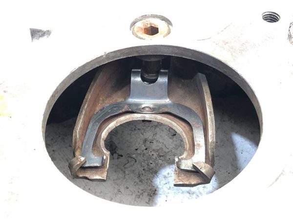 1984-1988 Chevy Corvette Bell Housing With Fork Oem Nash 4+3 5.7L Manual Trans — photo 15