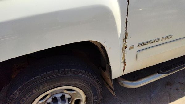 2008 Chevy Silverado 2500 Fender LH White 50U Rough — photo 6