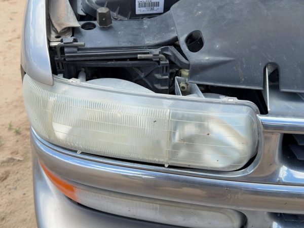 2000-2006 Chevy Suburban Passenger Right Head Light Oem Front Lamp 16526134 — photo 2