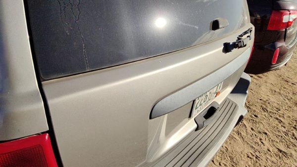 2001 Jeep Grand Cherokee Trunk/decklid/hatch/tailgate Ps5 Silver 55256177AC — photo 4