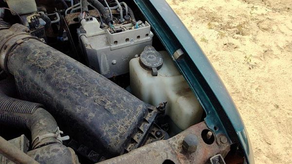 1995-2005 S10 Blazer Windshield Washer Fluid Reservoir With Pump Oem Wiper Tank — photo 3