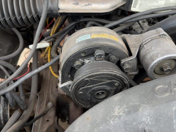 93-94 Chevy Silverado 1500 Ac Compressor Air Conditioner Pump Assembly Oem 5.7L — photo 2