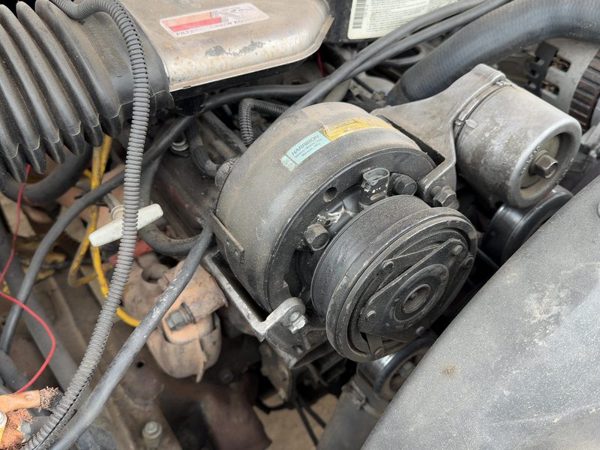 93-94 Chevy Silverado 1500 Ac Compressor Air Conditioner Pump Assembly Oem 5.7L — photo 4