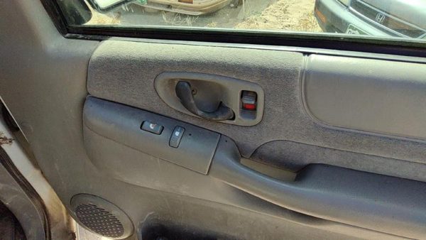 1998-01 S10 Blazer Passenger Right Front Door Trim Panel With Switches Gray 92H — photo 2