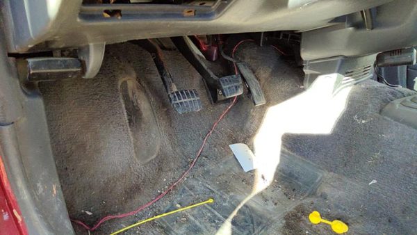 1995-1997 Nissan Hardbody Complete Clutch And Brake Pedal Assembly Oem — photo 2
