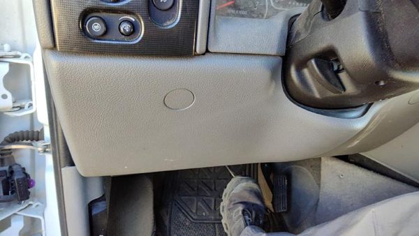 2005-2009 Gmc Envoy Lower Dash Under Column Knee Bolster Trim Panel Oem Gray 28H — photo 2