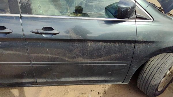2006 Honda Odyssey Front Door RH Gray — photo 3