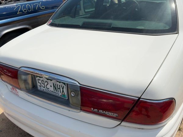 2005 Buick LeSabre Trunk/decklid/hatch/tailgate White 40U — photo 1