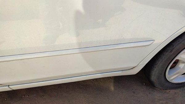 02-05 Altima Driver Left Rear Moulding From Door Oem Back Trim Strip White Qx3 — photo 2