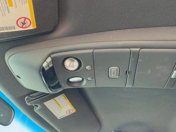 00-01 S10 Blazer Center Overhead Console Dome Light Map Lamp Cubby Graphite 12H — photo 1