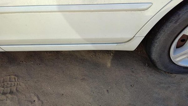 02-06 Altima Driver Left Rear Lower Rocker Panel Moulding Side Skirt White Qx3 — photo 3