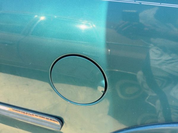 97-04 Ford F150 Fuel Tank Door with Hinge Gas Lid Pacific Green PS 8L1Z99405A26A — photo 3