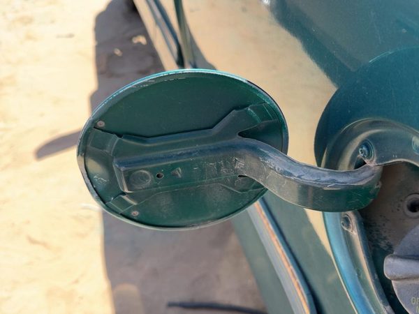 97-04 Ford F150 Fuel Tank Door with Hinge Gas Lid Pacific Green PS 8L1Z99405A26A — photo 4