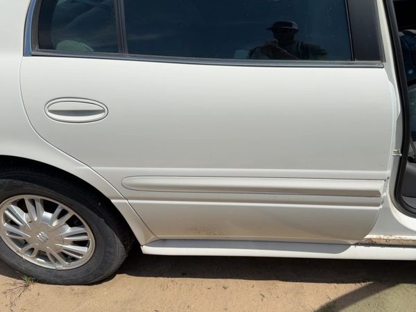 2005 Buick LeSabre Rear Door RH White 40U — photo 3
