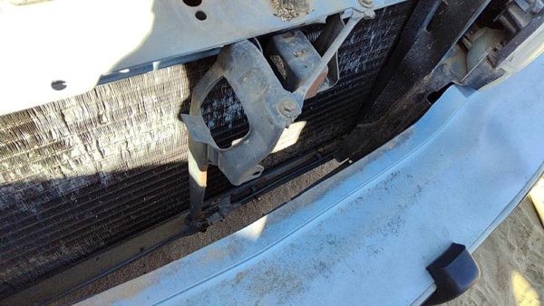 1990-1999 Buick Lesabre Hood Latch Assembly With Bracket Oem 25630888 — photo 1