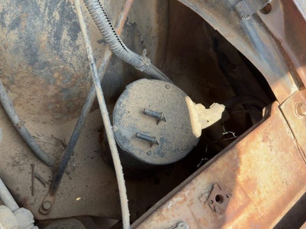 1974 Chevy Impala Fuel Vapor Canister Oem Charcoal Housing — photo 3