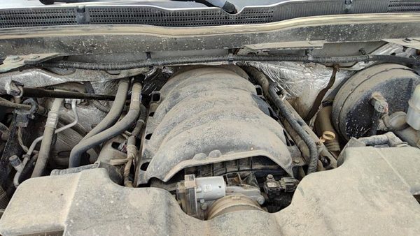 2015 Chevy Silverado 1500 Engine Cover 5.3L — photo 3