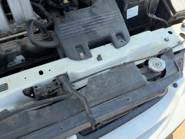96-00 Town & Country Top Plastic Cover Above Radiator Support Sight Shield Oem — photo 6