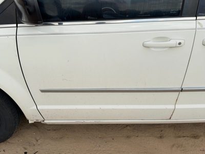 2010 Chrysler Town Front Door LH White PW1