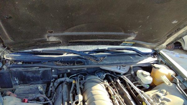2005-2011 Cadillac Sts Windshield Wiper Cowl Vent Trim Panel Oem Cover — photo 1