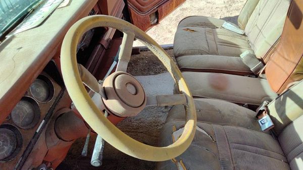 1984 Jeep Grand Steering Wheel — photo 2