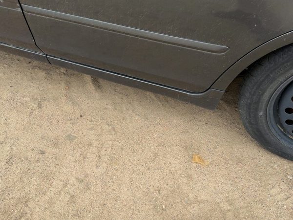 02-06 Nissan Altima Driver Left Lower Rocker Panel Moulding Oem Rear Smoke K11 — photo 4