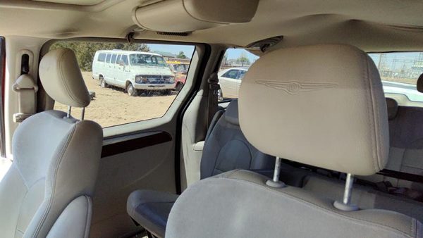 2005-2007 Chrysler Town Country Pair Of Front Headrests Oem Left Right Set Seat — photo 1