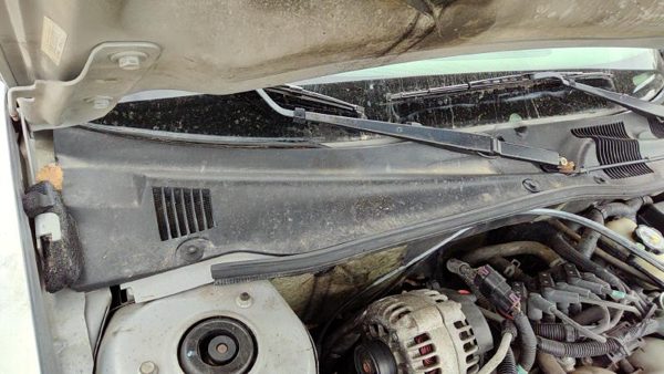 1997-2005 Chevy Malibu Windshield Wiper Cowl Vent Trim Panel Oem Cover — photo 3